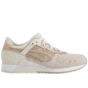 Lightly worn ASICS Gel lyte III size 8.5. Original box included